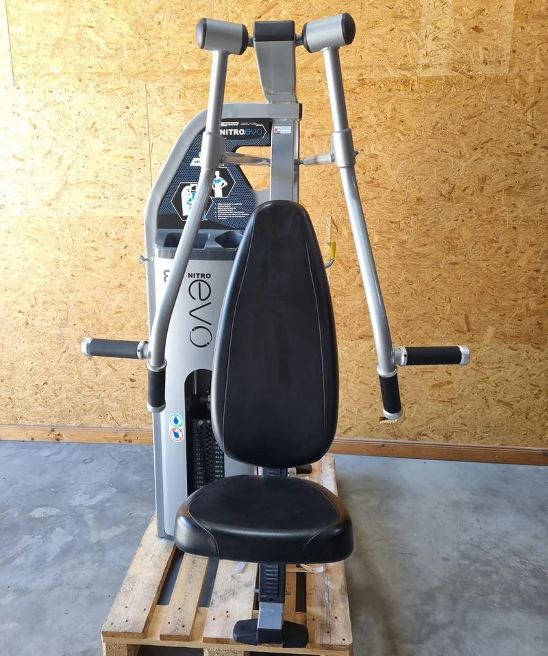 Nautilus Nitro Evo Kraftgeräte Set- 27 Fitnessgeräte und 5 Bänke im Set - gebraucht - TOP Zustand