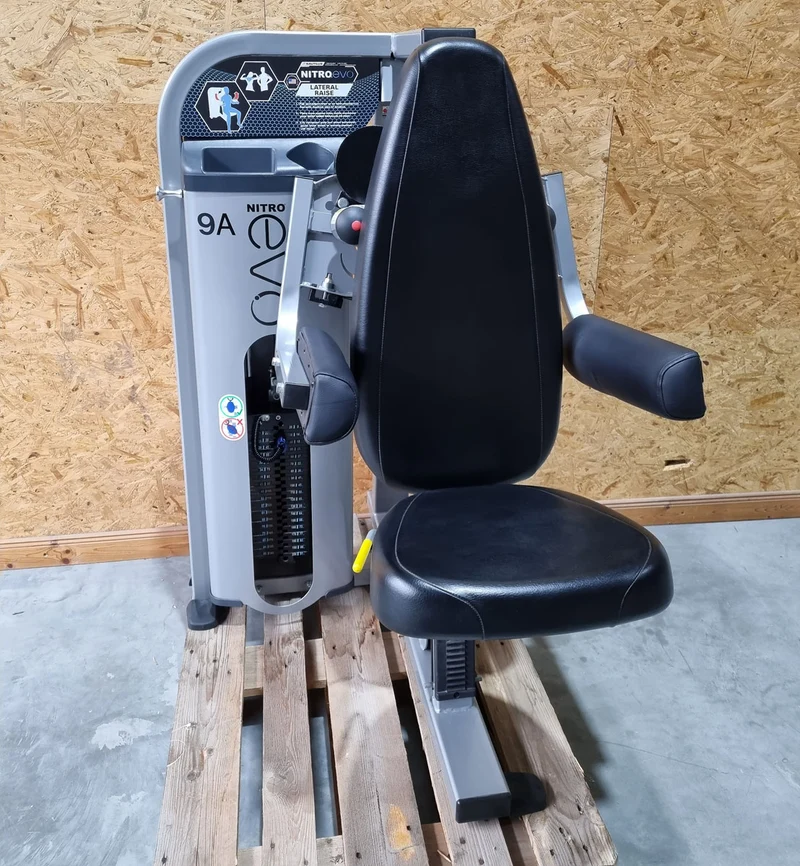 Nautilus Nitro Evo Kraftgeräte Set- 27 Fitnessgeräte und 5 Bänke im Set - gebraucht - TOP Zustand