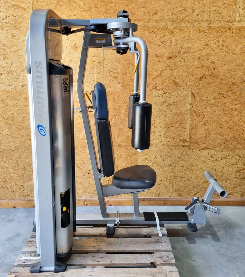 Nautilus Nitro Evo Kraftgeräte Set- 27 Fitnessgeräte und 5 Bänke im Set - gebraucht - TOP Zustand