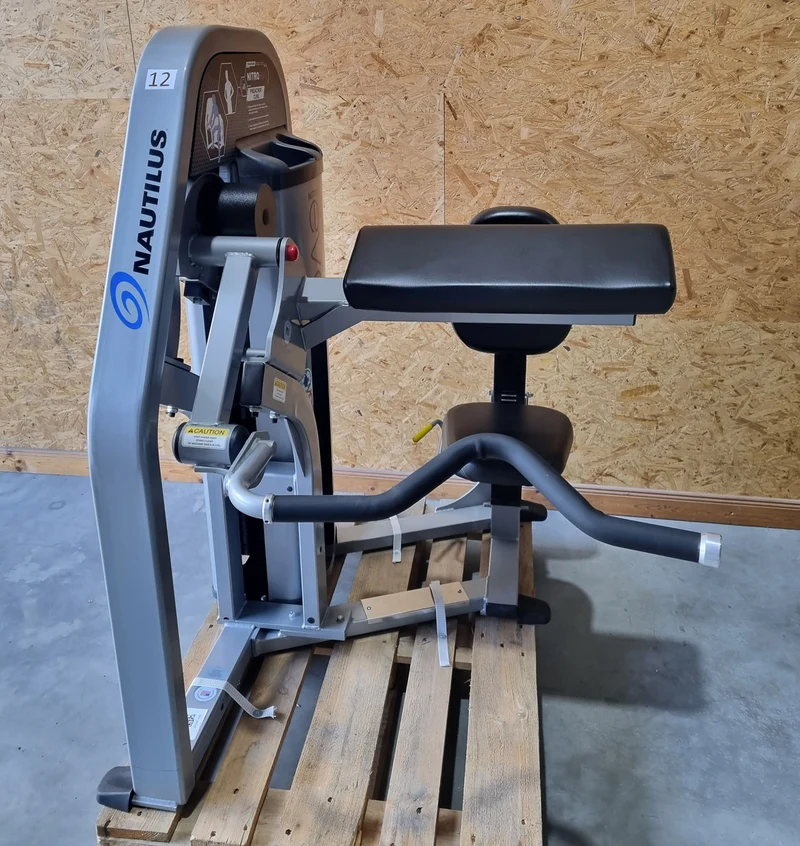 Nautilus Nitro Evo Kraftgeräte Set- 27 Fitnessgeräte und 5 Bänke im Set - gebraucht - TOP Zustand