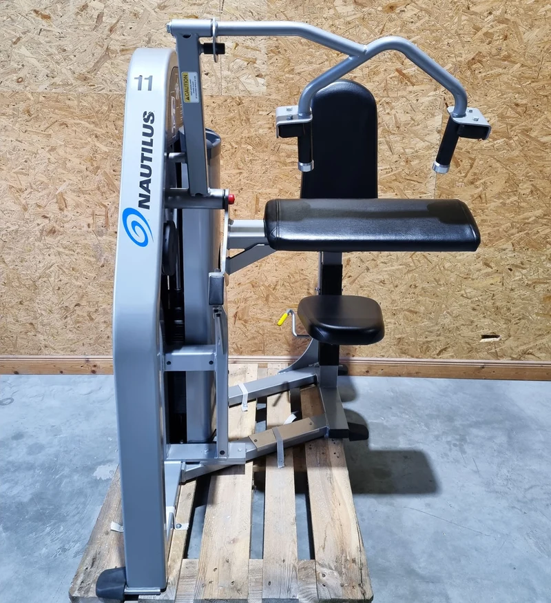 Nautilus Nitro Evo Kraftgeräte Set- 27 Fitnessgeräte und 5 Bänke im Set - gebraucht - TOP Zustand