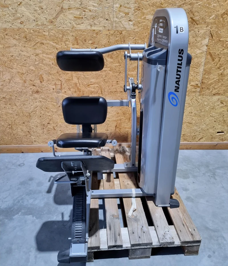 Nautilus Nitro Evo Kraftgeräte Set- 27 Fitnessgeräte und 5 Bänke im Set - gebraucht - TOP Zustand