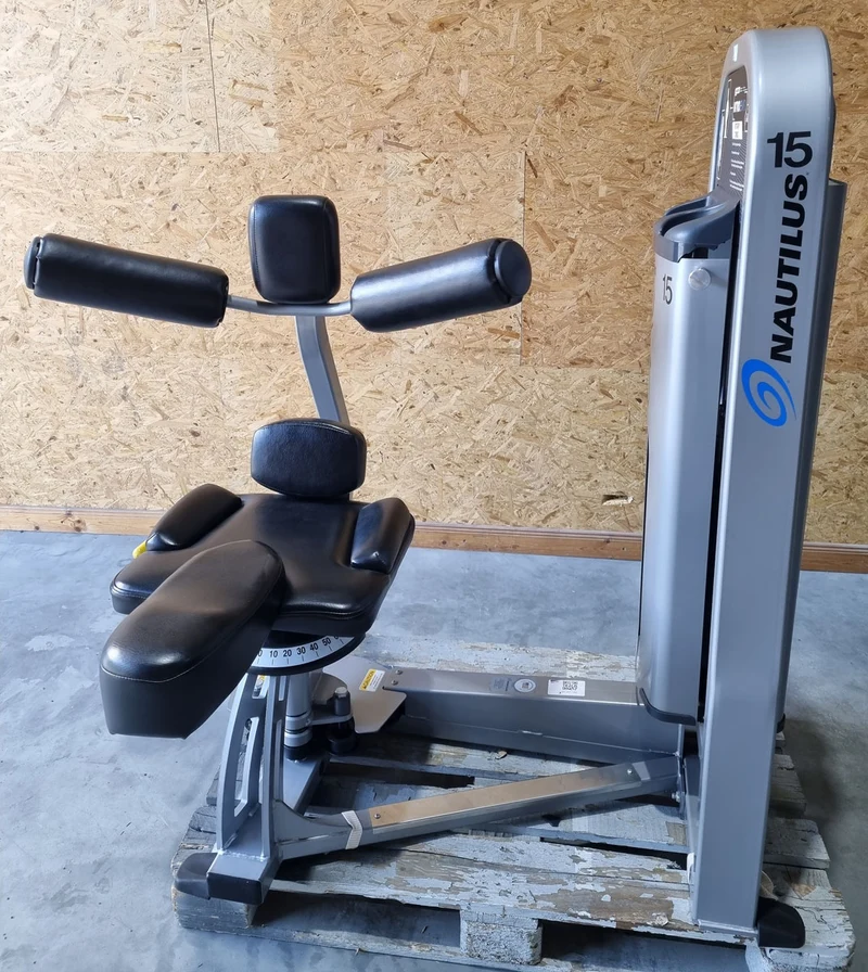 Nautilus Nitro Evo Kraftgeräte Set- 27 Fitnessgeräte und 5 Bänke im Set - gebraucht - TOP Zustand