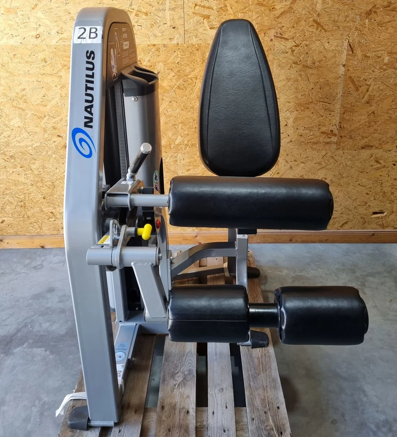 Nautilus Nitro Evo Kraftgeräte Set- 27 Fitnessgeräte und 5 Bänke im Set - gebraucht - TOP Zustand