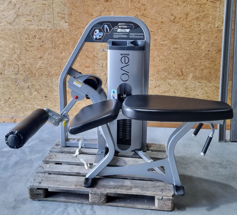 Nautilus Nitro Evo Kraftgeräte Set- 27 Fitnessgeräte und 5 Bänke im Set - gebraucht - TOP Zustand