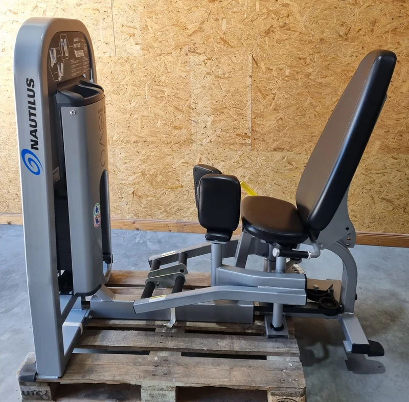 Nautilus Nitro Evo Kraftgeräte Set- 27 Fitnessgeräte und 5 Bänke im Set - gebraucht - TOP Zustand