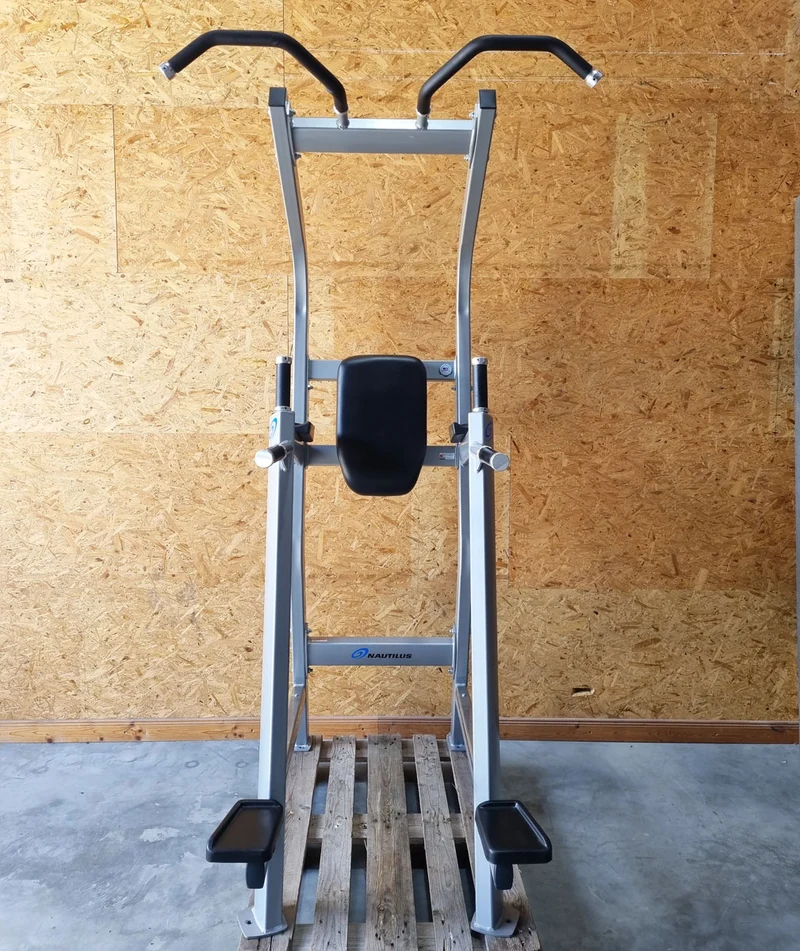 Nautilus Nitro Evo Kraftgeräte Set- 27 Fitnessgeräte und 5 Bänke im Set - gebraucht - TOP Zustand