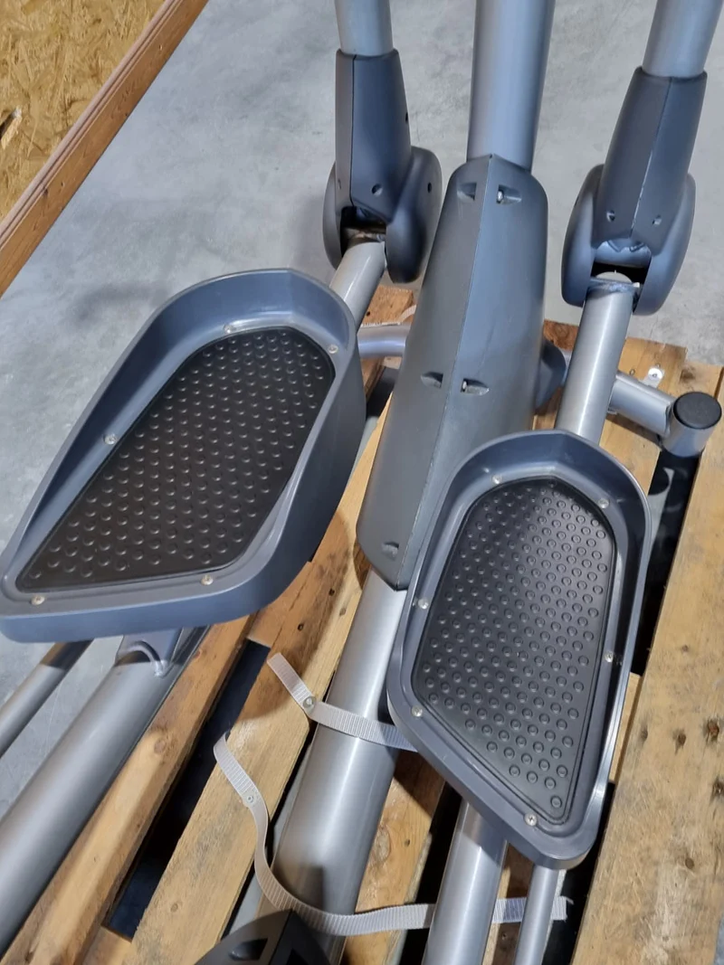 Nautilus E10 Crosstrainer Ellipsentrainer, LED Display, gebraucht - überholter Zustand