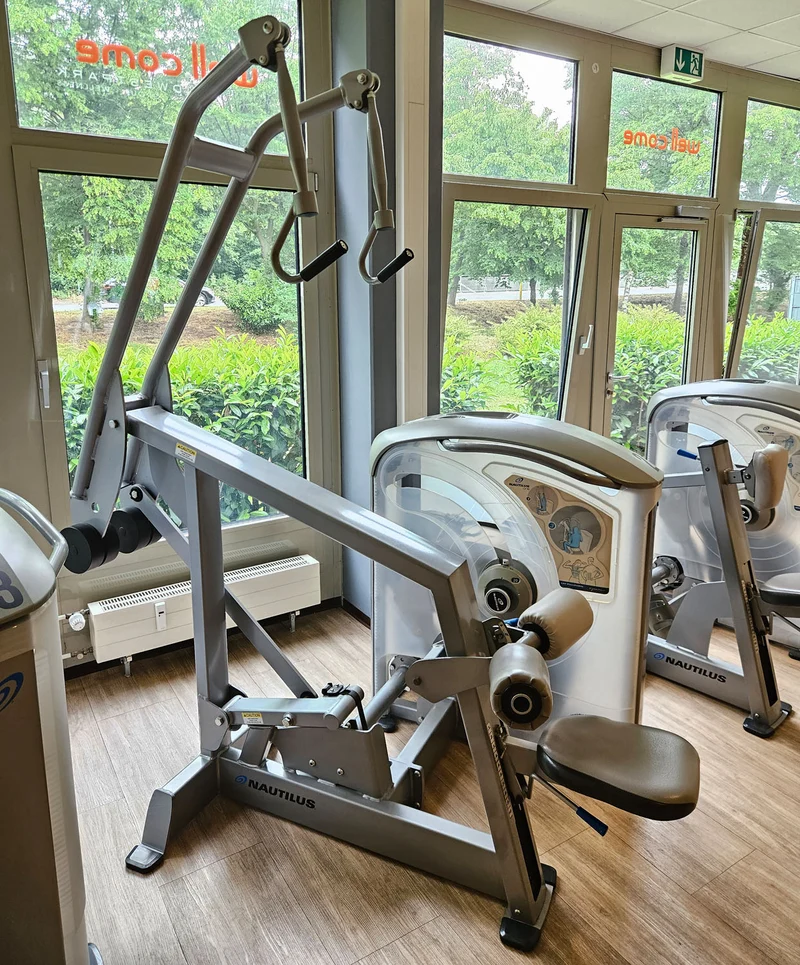 Nautilus One, 10 Kraftgeräte im Set, Nachfolger der legendären Nitro Fitness Serie, Silber, gebraucht - überholter Zustand