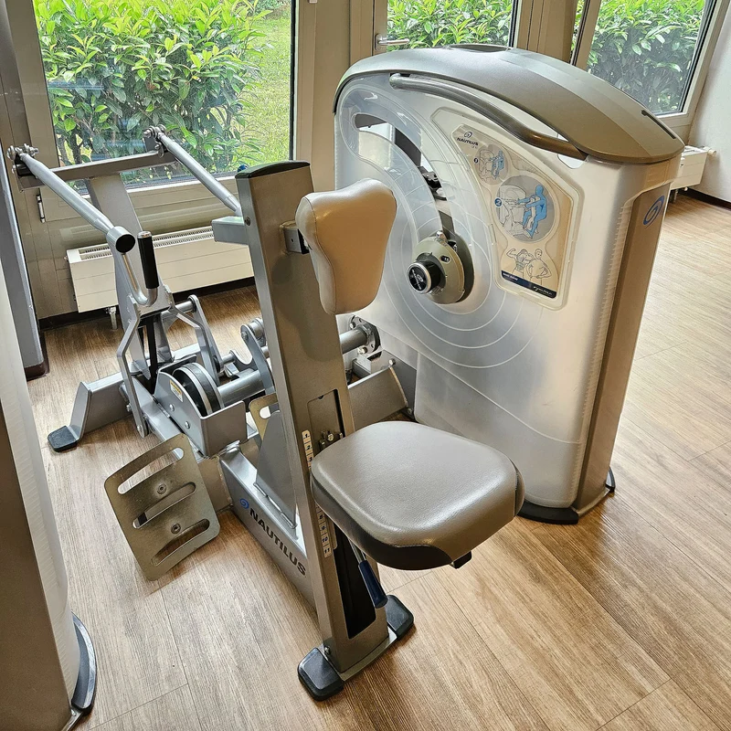 Nautilus One, 10 Kraftgeräte im Set, Nachfolger der legendären Nitro Fitness Serie, Silber, gebraucht - überholter Zustand