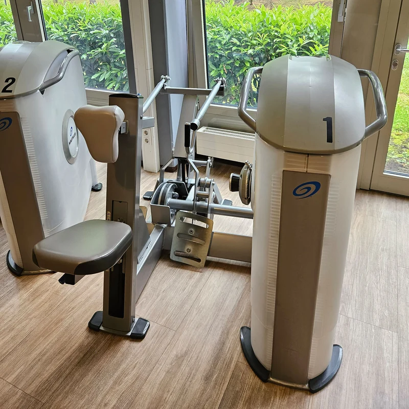 Nautilus One, 10 Kraftgeräte im Set, Nachfolger der legendären Nitro Fitness Serie, Silber, gebraucht - überholter Zustand