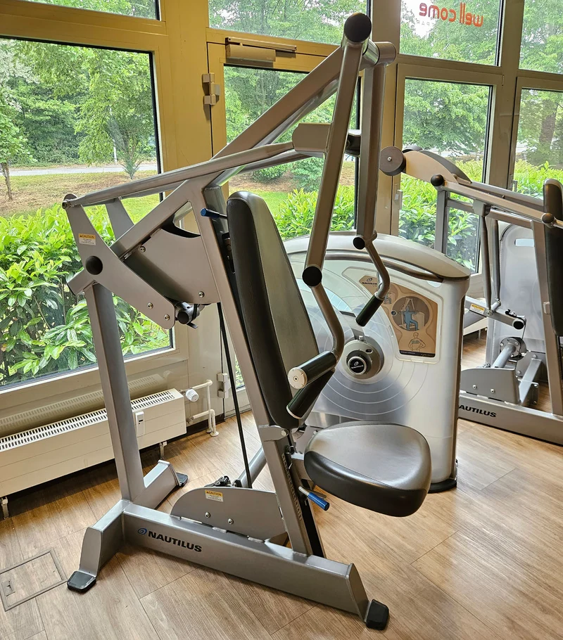 Nautilus One, 10 Kraftgeräte im Set, Nachfolger der legendären Nitro Fitness Serie, Silber, gebraucht - überholter Zustand