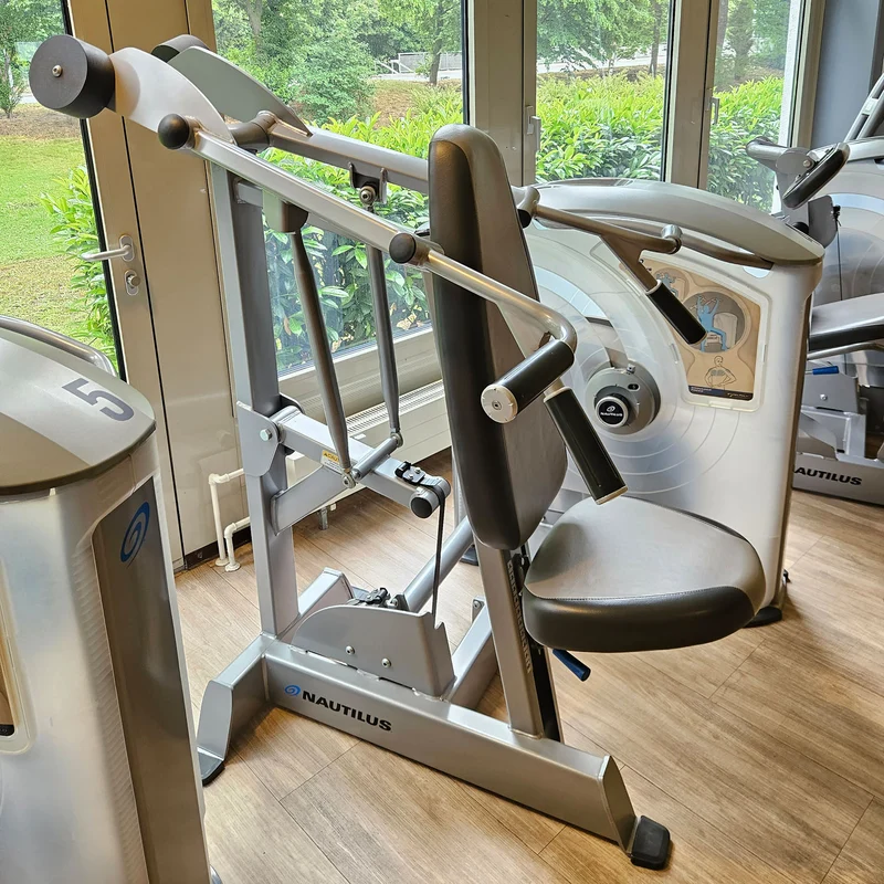 Nautilus One, 10 Kraftgeräte im Set, Nachfolger der legendären Nitro Fitness Serie, Silber, gebraucht - überholter Zustand