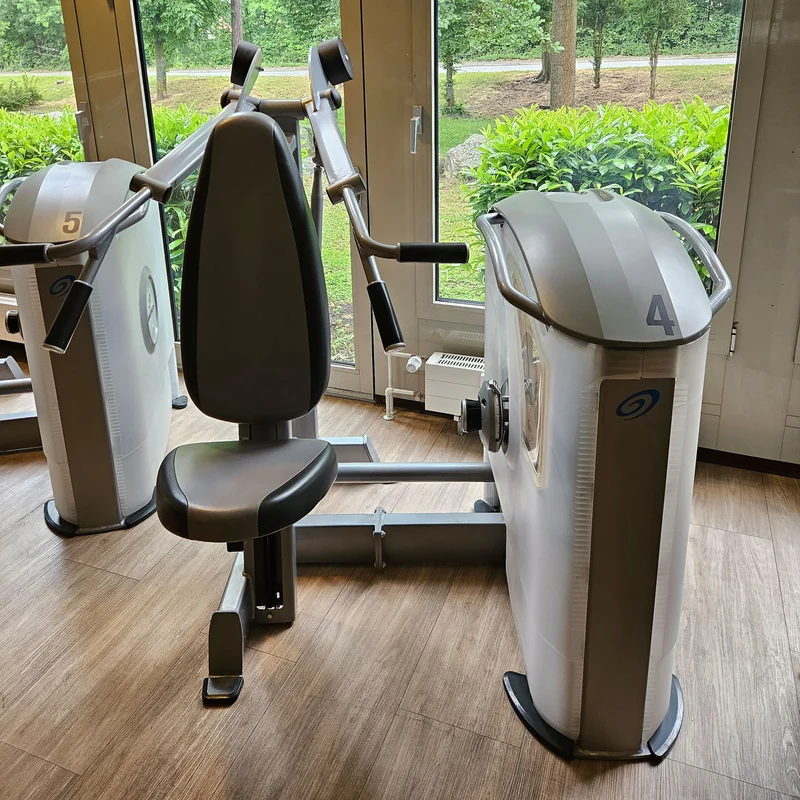 Nautilus One, 10 Kraftgeräte im Set, Nachfolger der legendären Nitro Fitness Serie, Silber, gebraucht - überholter Zustand