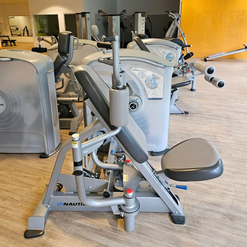 Nautilus One, 10 Kraftgeräte im Set, Nachfolger der legendären Nitro Fitness Serie, Silber, gebraucht - überholter Zustand