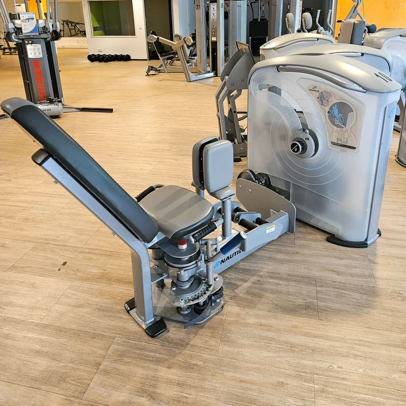 Nautilus One, 10 Kraftgeräte im Set, Nachfolger der legendären Nitro Fitness Serie, Silber, gebraucht - überholter Zustand