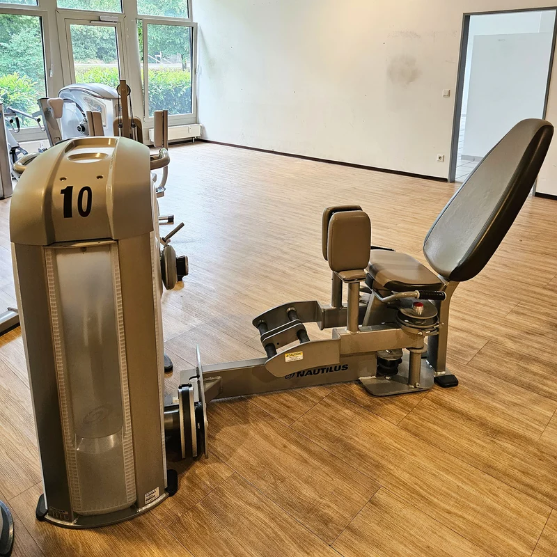 Nautilus One, 10 Kraftgeräte im Set, Nachfolger der legendären Nitro Fitness Serie, Silber, gebraucht - überholter Zustand