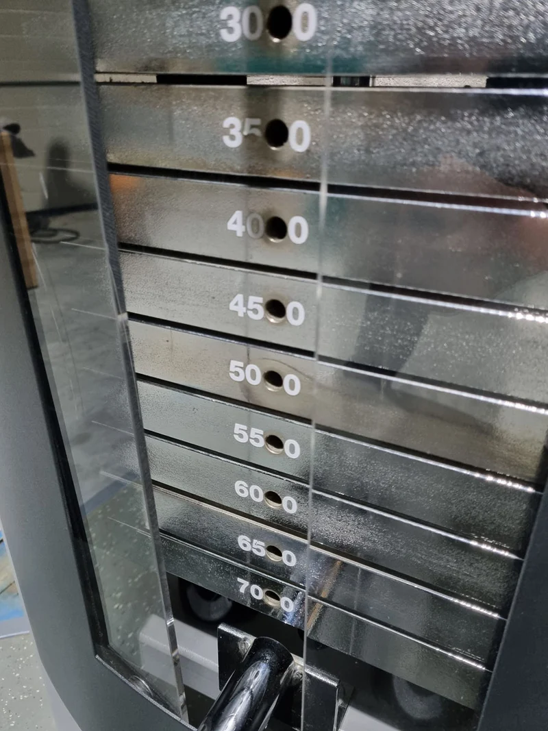 Frei Genius Lateral-Zug, Latzug von Oben mit Seilzug, Lat-Machine, Pulldown, Rahmenfarbe Silber - gebraucht - überholter Zustand