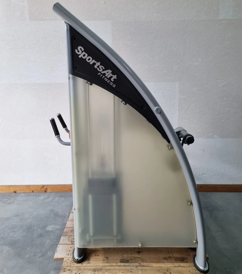 SportsArt Gluteus Maschine S955 A955 N955 Pomaschine stehend, Glutes Kick Radial, Rahmenfarbe Silber, Polsterfarbe Orange/Grau, gebraucht - überholter Zustand