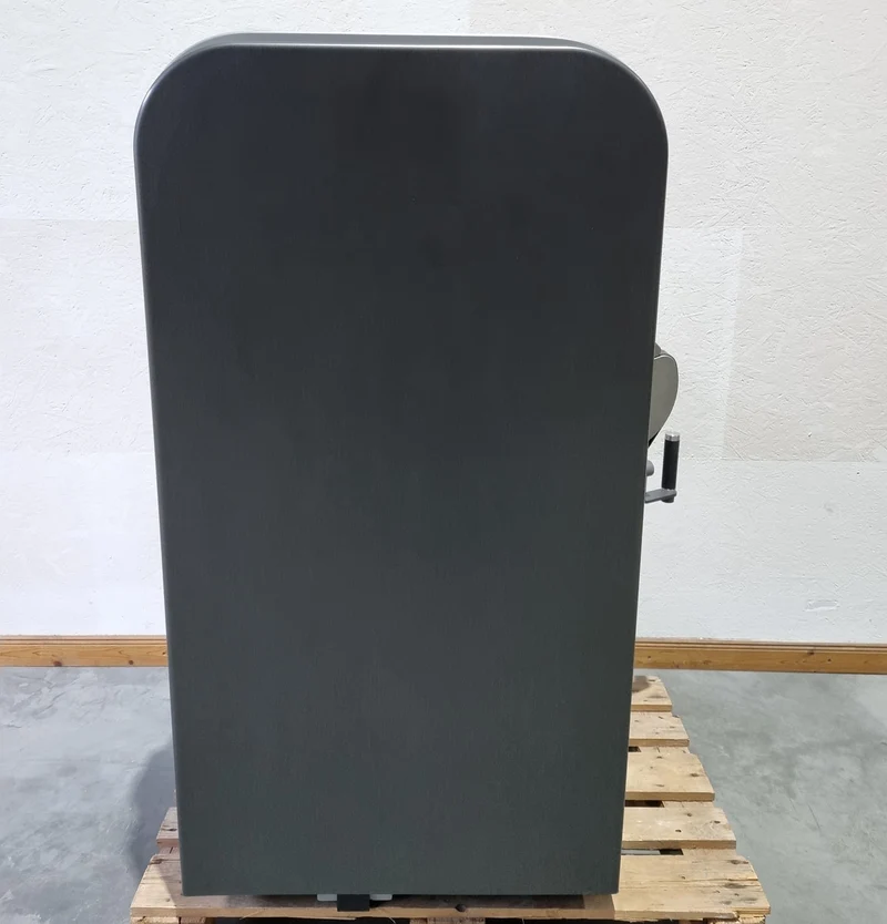 Milon Milcanic Bizepsmaschine, Biceps Arm Curl Machine, Armbeuger, drehbare Griffe, Rahmen Silber, gebraucht - Ausstellungsstück - Top Zustand
