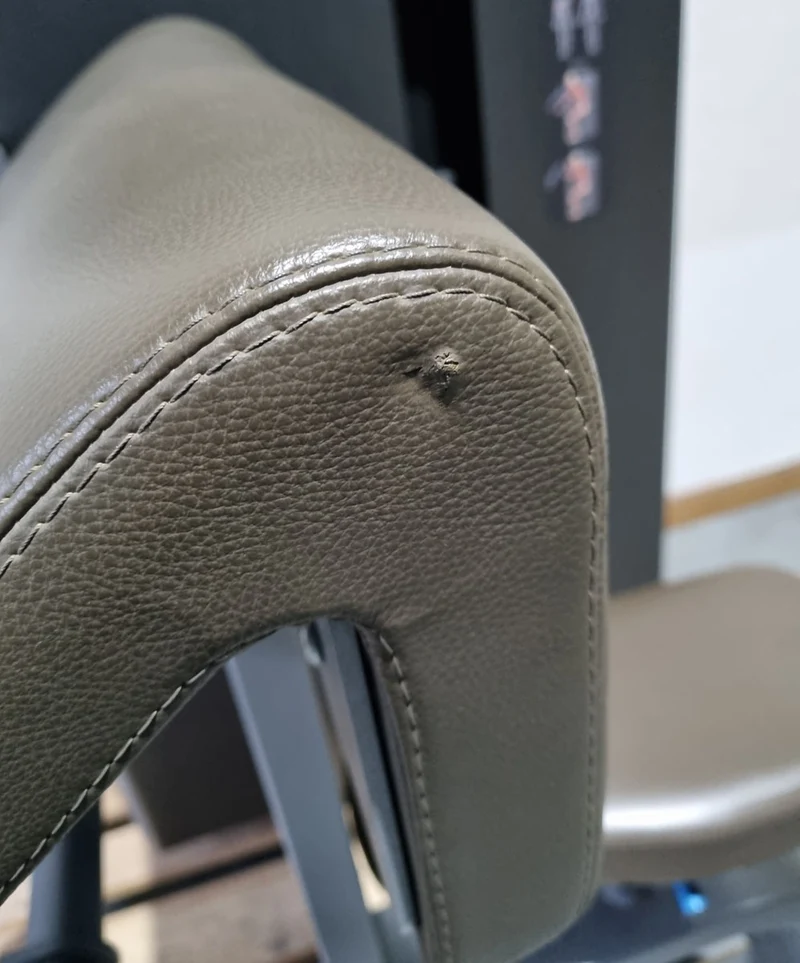 Milon Milcanic Bizepsmaschine, Biceps Arm Curl Machine, Armbeuger, drehbare Griffe, Rahmen Silber, gebraucht - Ausstellungsstück - Top Zustand