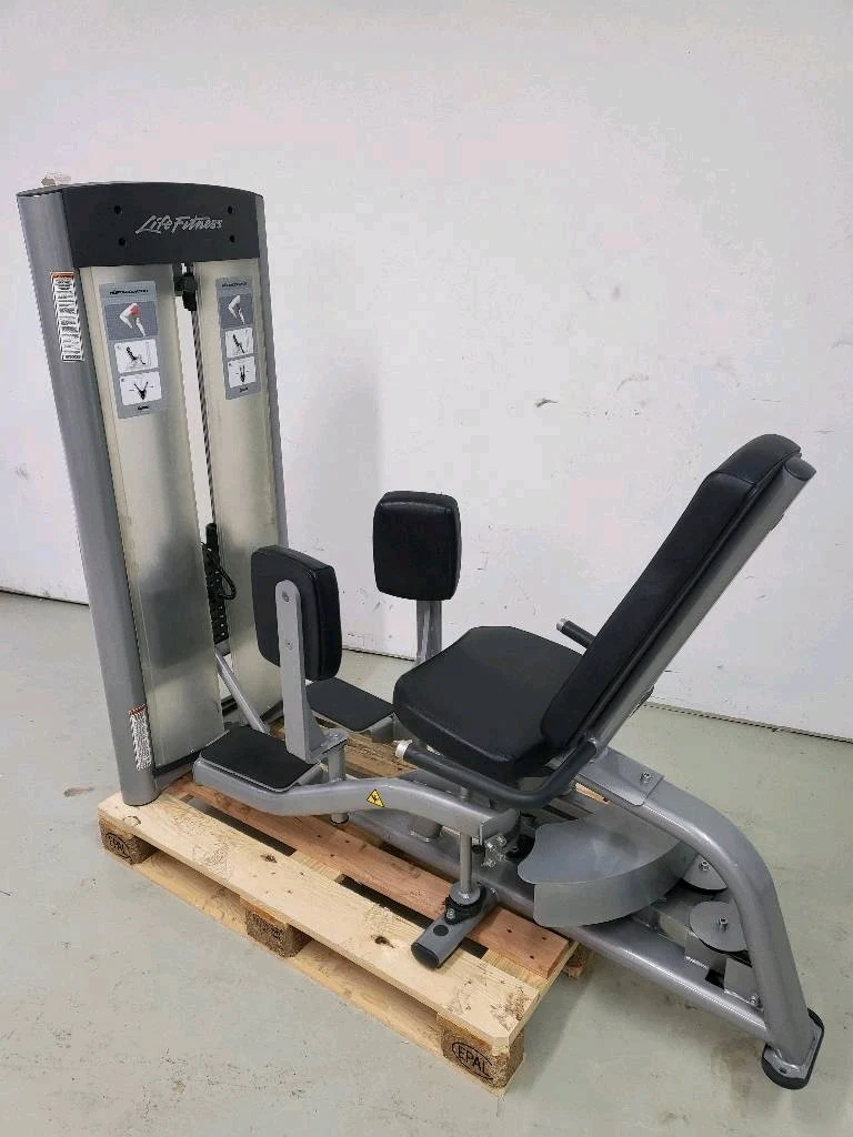 Life Fitness Optima Series - 12 Kraftgeräte im Set, 14 Trainingsstationen, Farbe Silber, gebraucht - überholter Zustand