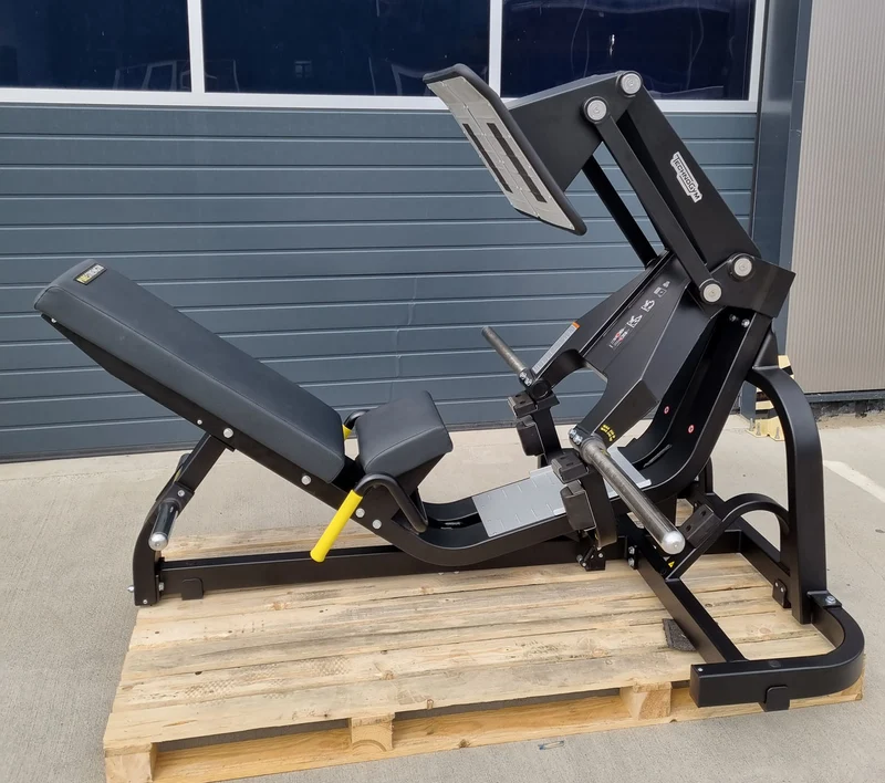 Technogym Pure Leg Press Beinpresse Plate loaded, Pure Strength Serie, Baujahr 2022, Scheibenaufnahme, Rahmenfarbe Schwarz, gebraucht - TOP Zustand