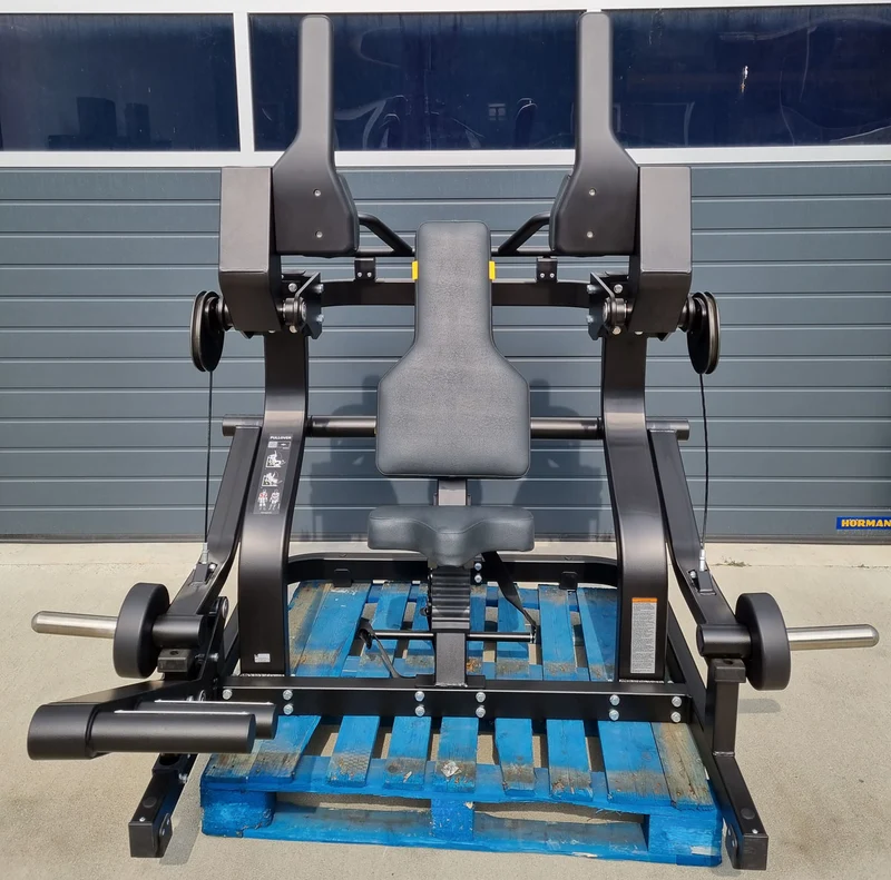 Technogym Pure Pullover, Überzugmaschine Plate loaded, Pure Strength Serie Scheibenaufnahme, Rahmenfarbe Schwarz, gebraucht - überholter Zustand