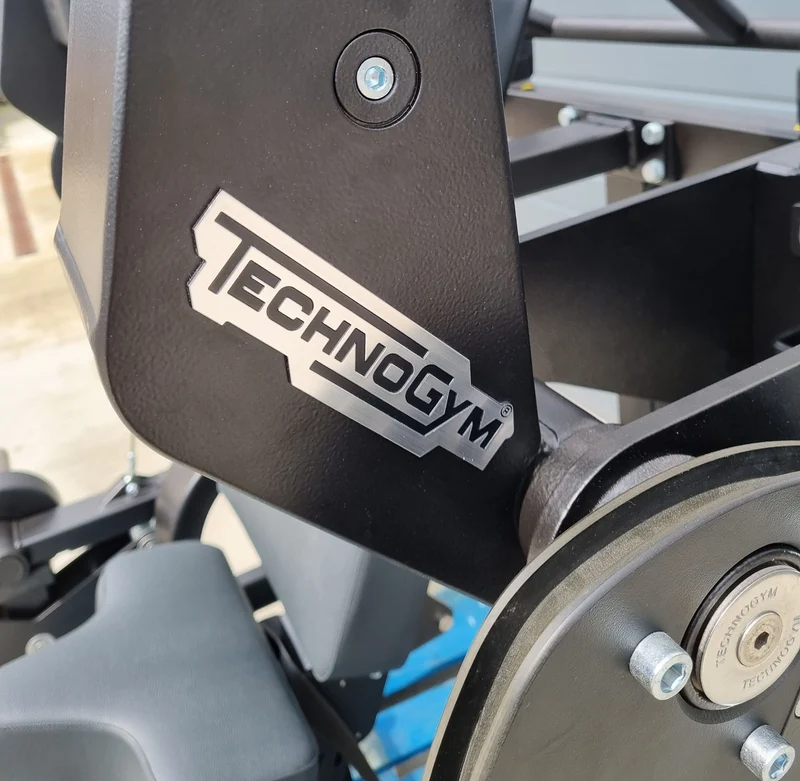 Technogym Pure Pullover, Überzugmaschine Plate loaded, Pure Strength Serie Scheibenaufnahme, Rahmenfarbe Schwarz, gebraucht - überholter Zustand