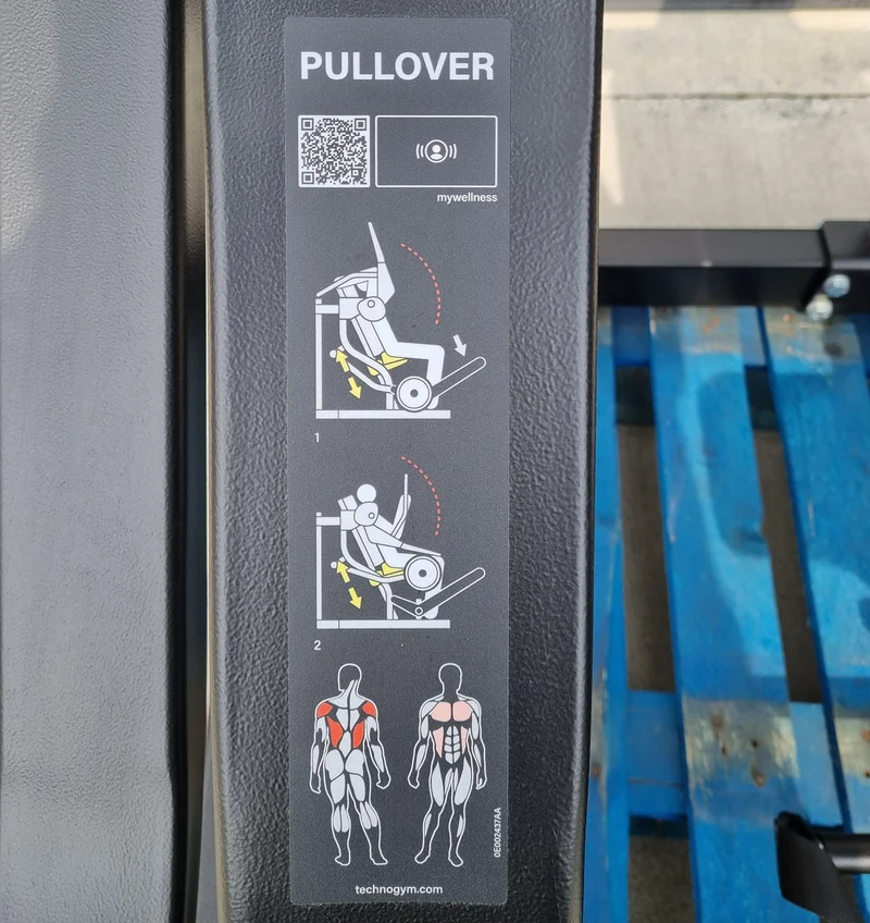 Technogym Pure Pullover, Überzugmaschine Plate loaded, Pure Strength Serie Scheibenaufnahme, Rahmenfarbe Schwarz, gebraucht - überholter Zustand