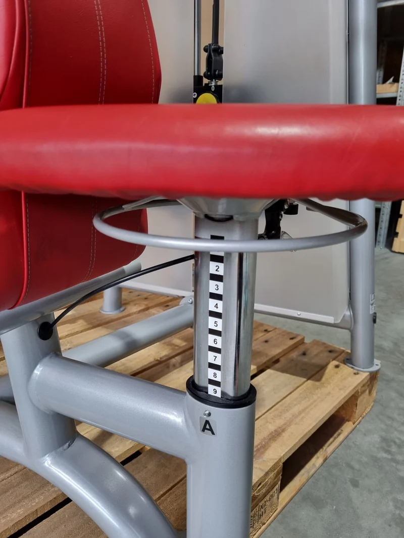Proxomed Schulterblattfixator Stützstemme Kombi, Compass 530, Latzug und Dips 2 in 1 Kombigerät, MPG, Reha, Rahmenfarbe Silber, Polsterfarbe Rot, gebraucht - überholter Zustand