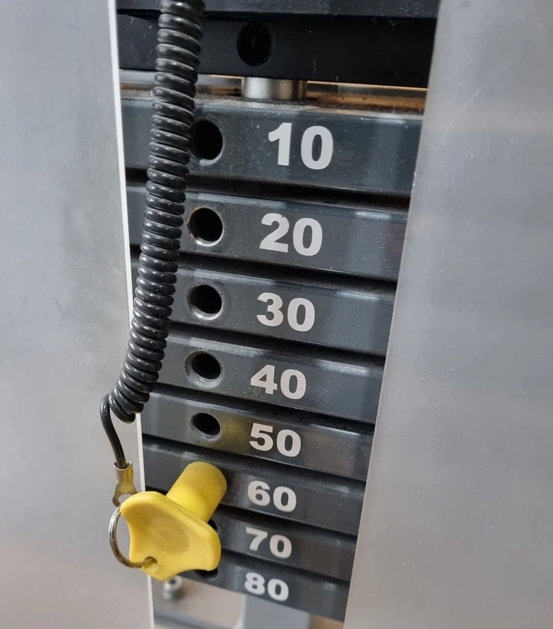 Proxomed Schulterblattfixator Stützstemme Kombi, Compass 530, Latzug und Dips 2 in 1 Kombigerät, MPG, Reha, Rahmenfarbe Silber, Polsterfarbe Rot, gebraucht - überholter Zustand