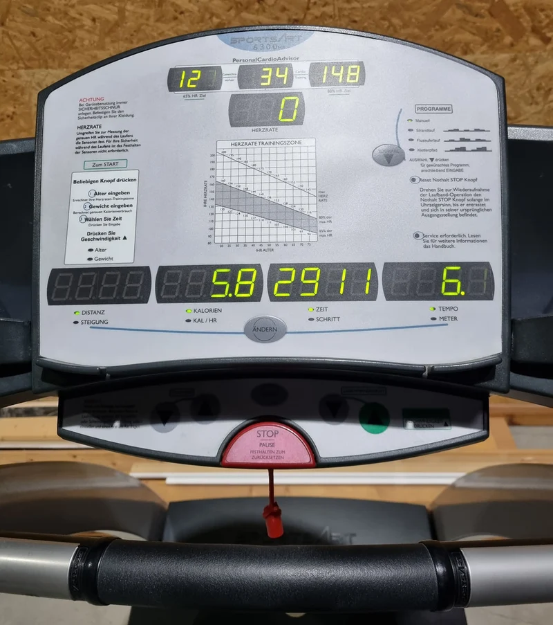 SportsArt Laufband 6300 HR mit Not-Aus Knopf und Handlauf, gebraucht - überholter Zustand
