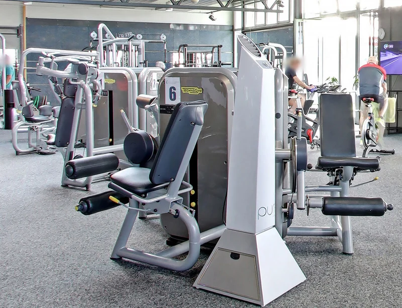 TechnoGym 13 Kraftgeräte im Set, Element Line Serie, gebraucht - überholter Zustand