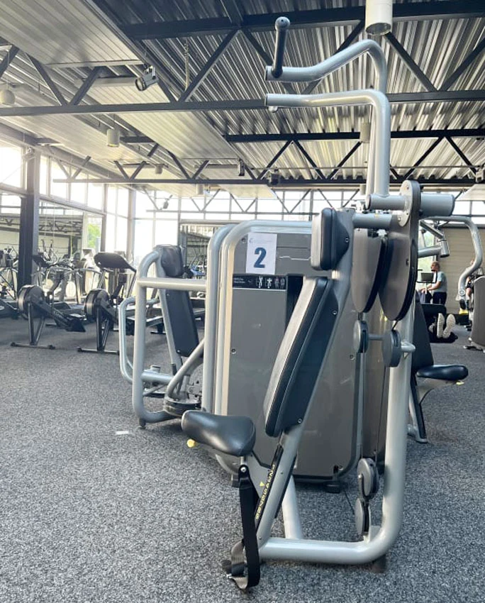 TechnoGym 13 Kraftgeräte im Set, Element Line Serie, gebraucht - überholter Zustand