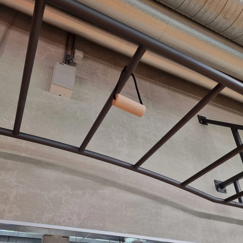 14 Meter Lange Monkey Bar Kletterstange zum Hangeln, Klimmzüge etc, Hangelgerüst, Affenleiter Rig wie bei Ninja Warrior, gebraucht - guter Zustand