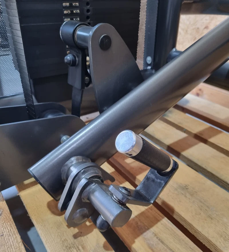 Gym80 Sygnum Dual 4401 FTM Deadlift Maschine, Kreuzheben Maschine mit 2x 105kg Gewichtsblöcken Stack Weight, gebrauchter - überholter Zustand