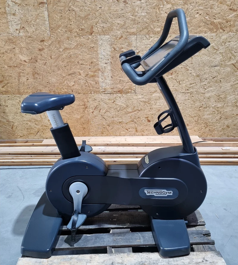 TechnoGym Ergometer Excite Line New Bike 700, Unity Touch Display, gebraucht - überholter Zustand