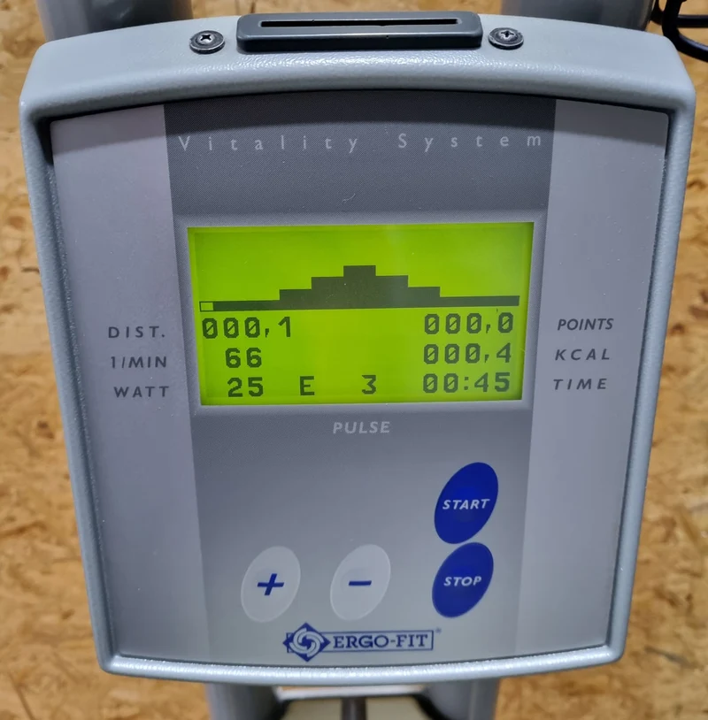 Ergo-Fit 3000 mit Rückenlehne, Oberkörpertrainer, Oberkörperergometer, Handergometer, Cardiotraining für Arme und Schulter, gebraucht - überholter Zustand