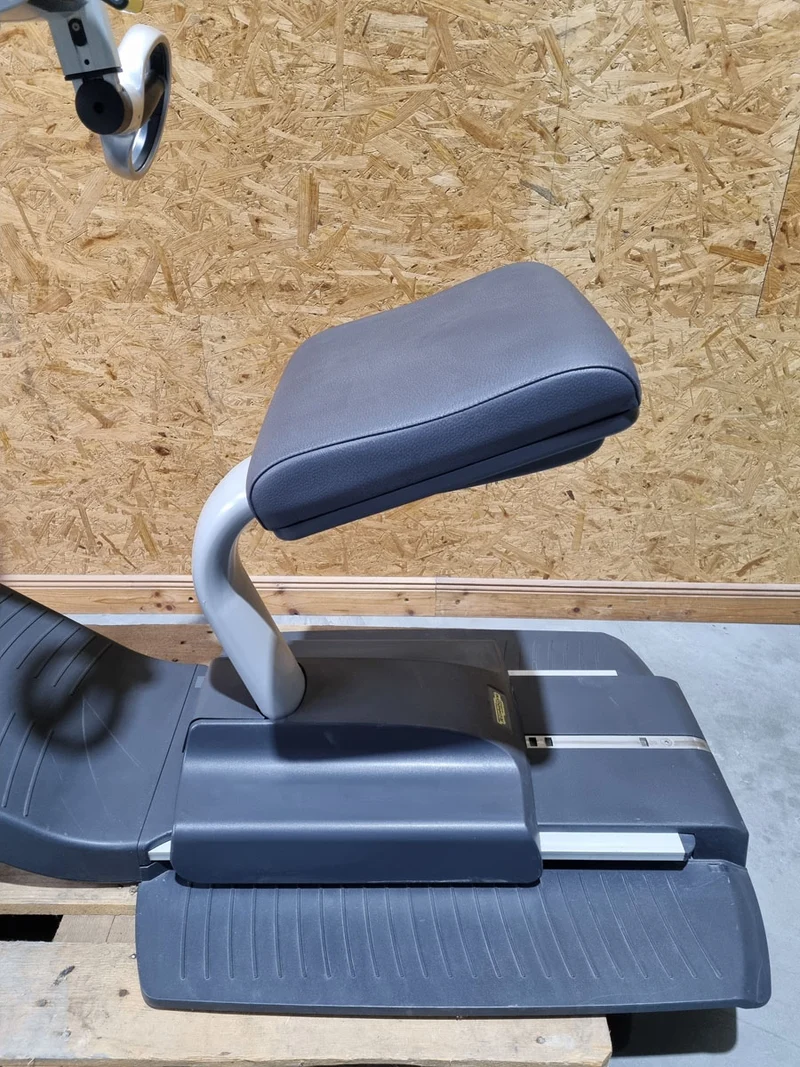 Technogym Top Excite, Oberkörpertrainer, Oberkörperergometer, ROLLSTUHL geeignet, Handergometer, Cardiotraining für Arme und Schulter, gebraucht - überholter Zustand