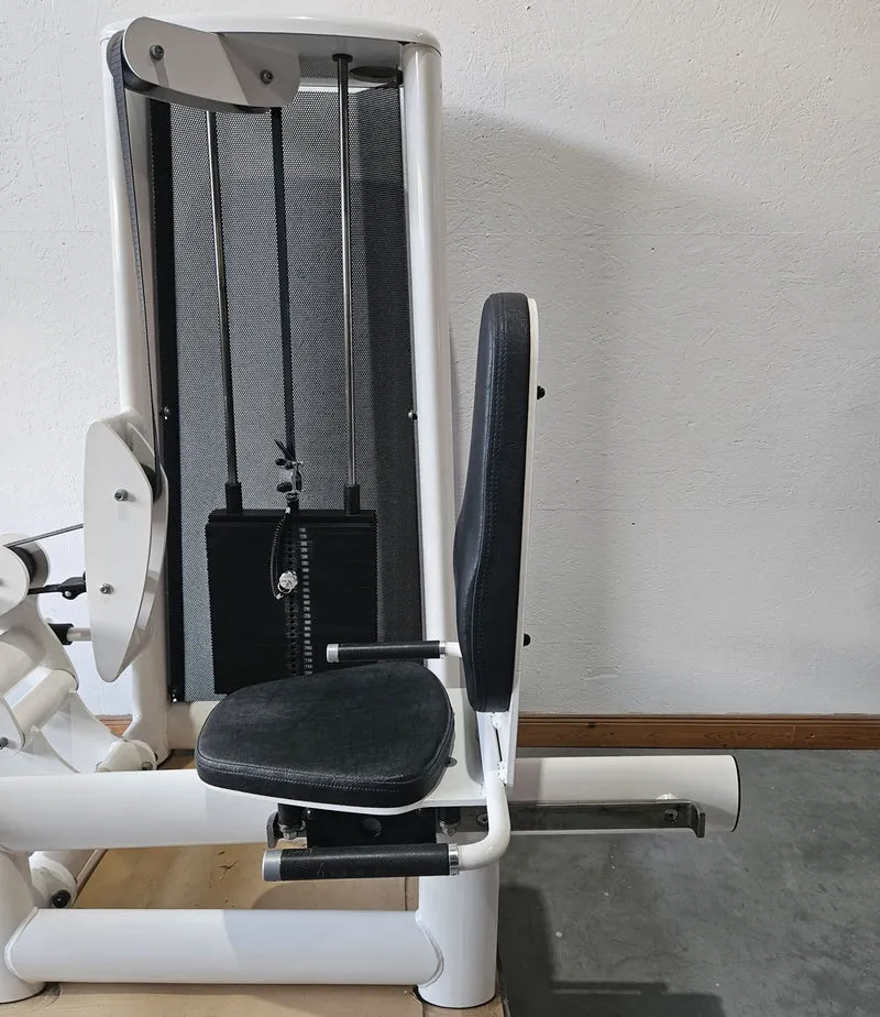 Gym80 Wadenpresse sitzend Sygnum 3027, Wadenmaschine, Calf Press, Rahmenfarbe Weiß, gebraucht - überholter Zustand