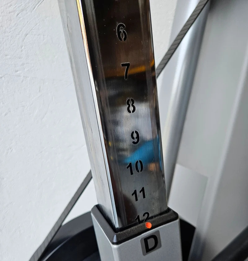 Proxowell bzw Proxomed Rückenflexion, Bauchmaschine, Rückenbeuger, Abdominal Crunch, 100kg Gewichtsblock, Compass bzw C-Well Serie, Rahmenfarbe Silber, gebraucht - überholter Zustand