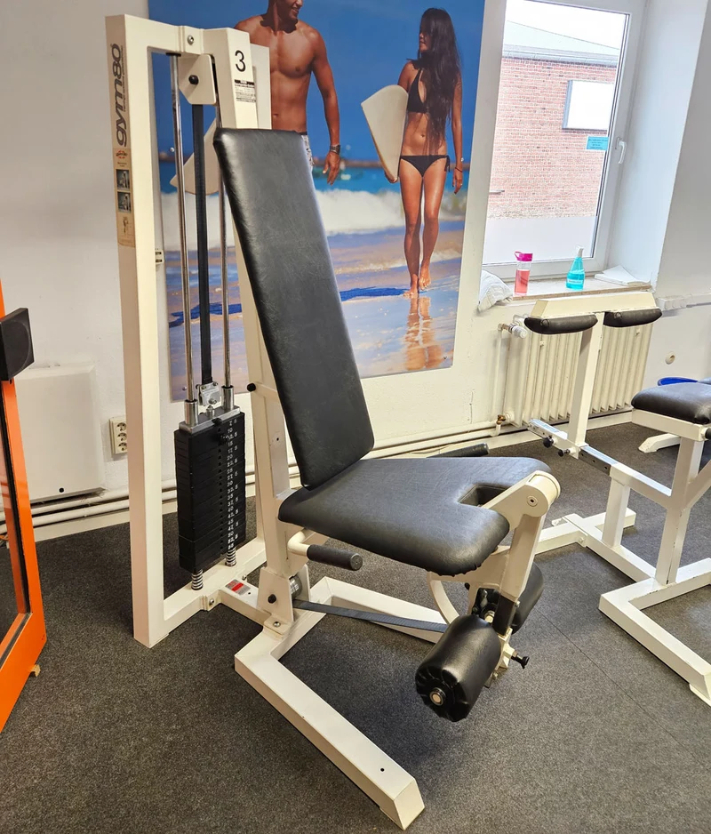 Gym80 Beinstrecker sitzend, Leg Extension, Oldschool Bodybuilding Kraftgerät - Edition oder Classic Line, Rahmenfarbe Weiß, gebraucht mit Gebrauchsspuren