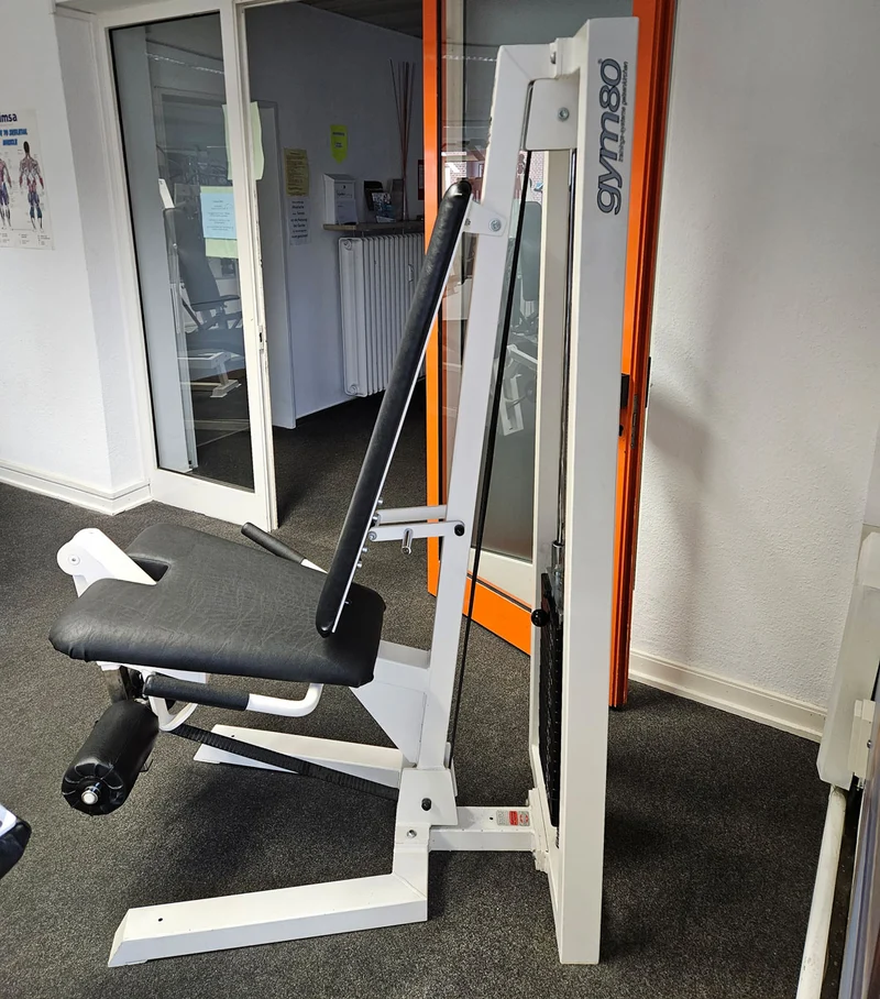 Gym80 Beinstrecker sitzend, Leg Extension, Oldschool Bodybuilding Kraftgerät - Edition oder Classic Line, Rahmenfarbe Weiß, gebraucht mit Gebrauchsspuren