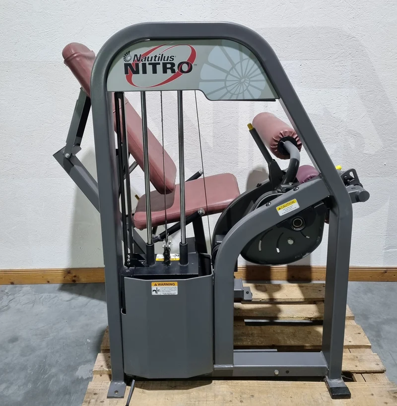 Nautilus Nitro Beinstrecker und Beinbeuger sitzend, 2 Geräte im Set, Leg Curl and Leg Extension seated, Rahmenfarbe Anthrazit, gebraucht - überholter Zustand