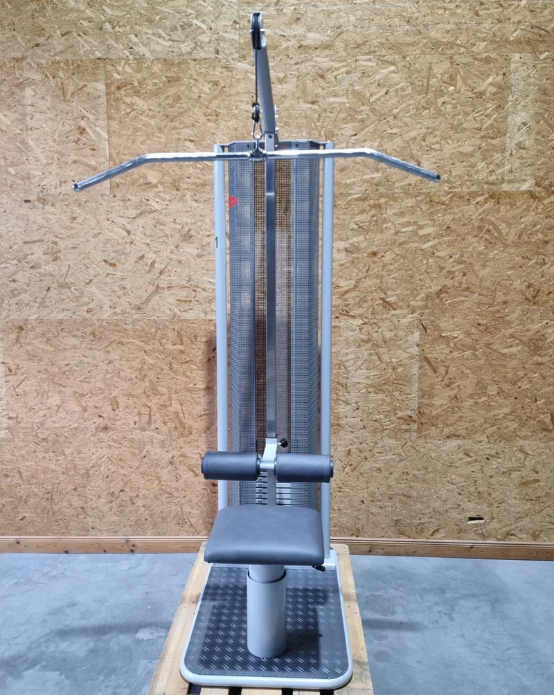 Dynamed Zugapparat Vertikal mit Sitz, Latzug von Oben, Pulldown, Stolzenberg, Rahmenfarbe Silber, gebraucht - überholter Zustand