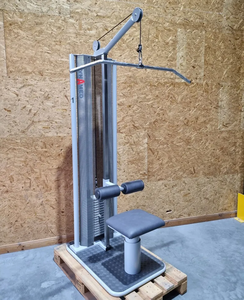Dynamed Zugapparat Vertikal mit Sitz, Latzug von Oben, Pulldown, Stolzenberg, Rahmenfarbe Silber, gebraucht - überholter Zustand