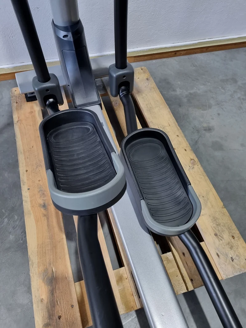Impulse Fitness Crosstrainer RE700 mit LED Konsole, gebraucht - überholter Zustand