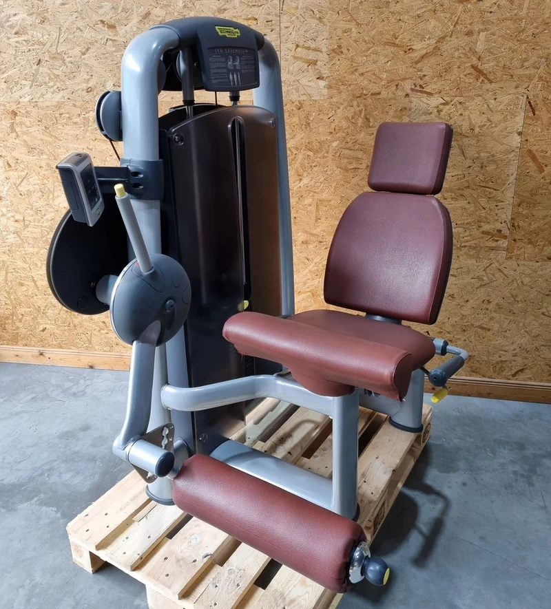 TechnoGym 10 Kraftgeräte im Set, Isocontrol Displays, Selection Line, Neue Version mit Plastikverkleidungen, gebraucht - überholter Zustand