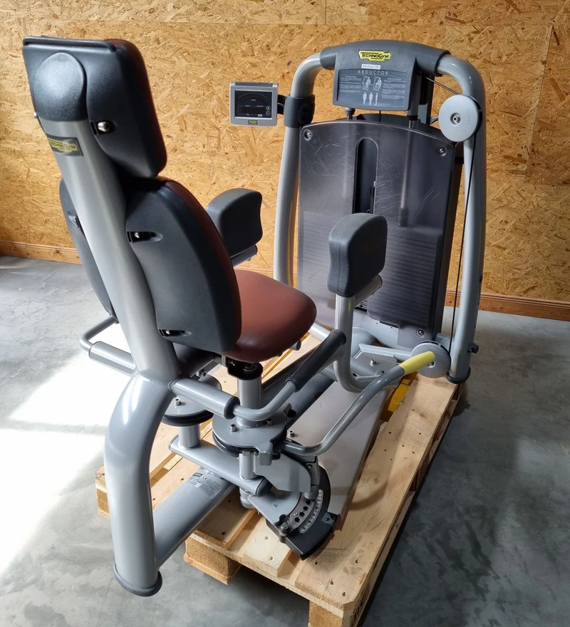 TechnoGym 10 Kraftgeräte im Set, Isocontrol Displays, Selection Line, Neue Version mit Plastikverkleidungen, gebraucht - überholter Zustand